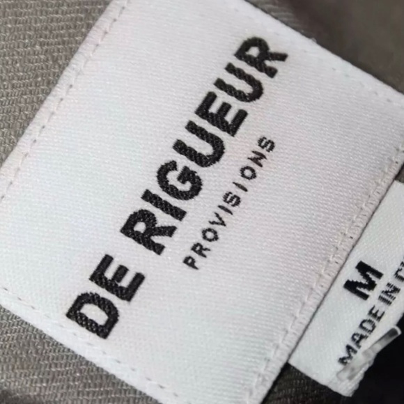 De rigueur blazer size medium asymmetrical - Picture 4 of 4